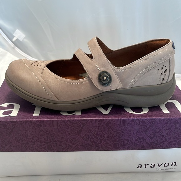 Aravon by New Balance - Picture 9 of 13